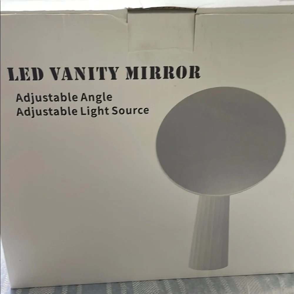 LED Vanity Mirror with Adjustable Light Source